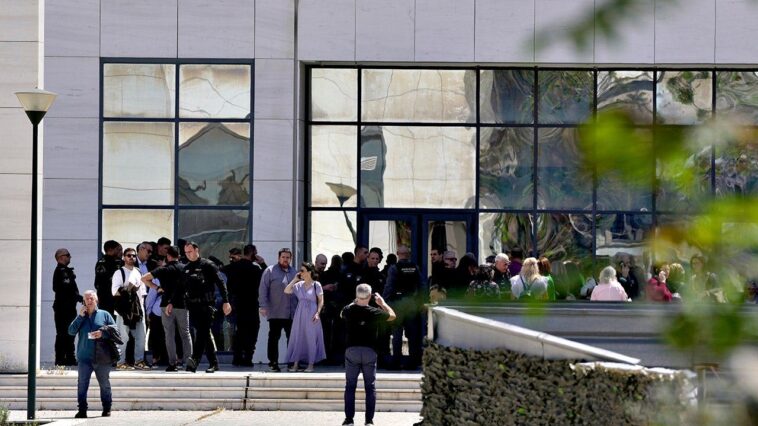 89-year-old-man-allegedly-opens-fire-with-shotgun-in-greek-capital,-injuring-4