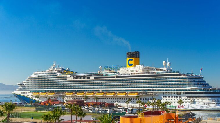 carnival-cruise-ship-passenger-dies-after-falling-from-balcony-–-fbi-investigates-high-seas-horror