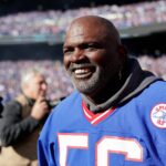 giants-legend-lawrence-taylor-battling-pancreatitis-during-lengthy-hospital-stay
