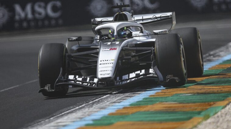 cadillac-unveils-one-off-stars-and-stripes-livery-ahead-of-the-team’s-first-ever-race-on-us.-soil