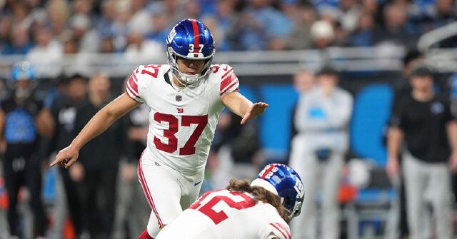 giants-kicker’s-hilarious-viral-mishap-saved-a-man’s-life