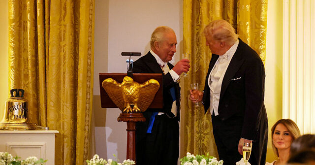king-gives-personal-gift-of-ship’s-bell-from-ww2-submarine-hms-trump-to-president-at-white-house-dinner