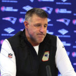 watch:-mike-vrabel-confronted-with-dianna-russini-scandal-questions-at-airport