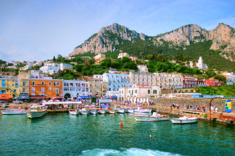 stunning-italian-island-imposes-steep-penalties-to-stop-aggressive-street-tactics-used-on-tourists