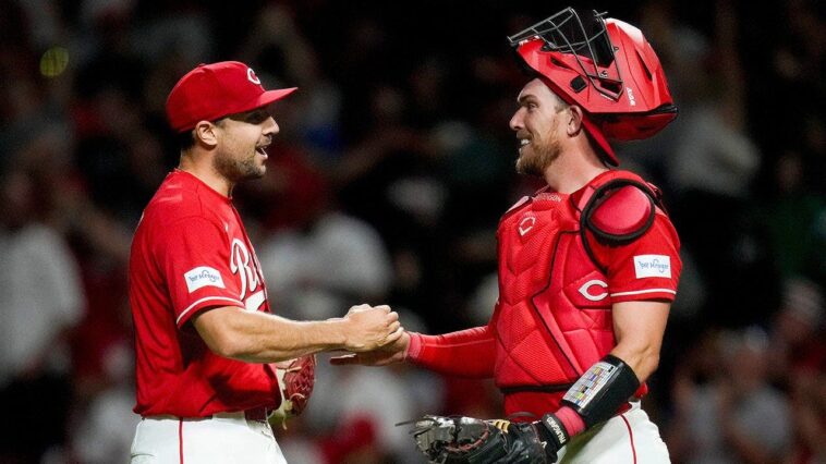 reds-fans-go-berserk-after-catcher-tyler-stephenson’s-abs-challenge-wins-them-free-pizza
