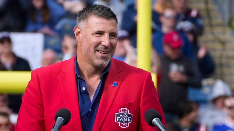 patriots-season-ticket-holders-give-mike-vrabel-a-standing-ovation-amid-dianna-russini-controversy