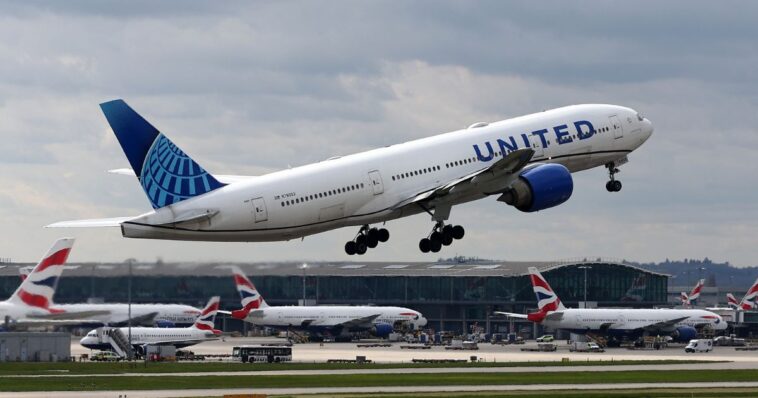 united-airlines-flight-reportedly-struck-by-a-drone-at-3,000-feet