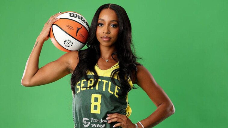 wnba-player-lexie-brown-calls-out-klay-thompson,-megan-the-stallion-for-not-shutting-down-affair-rumors