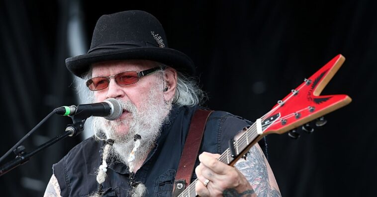 david-allan-coe,-outlaw-country-legend-behind-‘take-this-job-and-shove-it,’-dies-at-86