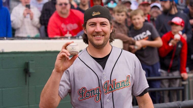 former-mlb-slugger-says-teams-should-want-trevor-bauer,-but-pitcher-must-do-something-first
