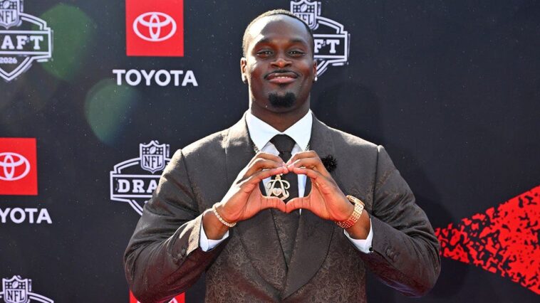 cardinals’-top-pick-jeremiyah-love-explains-why-he-plans-to-never-touch-his-$53m-nfl-salary