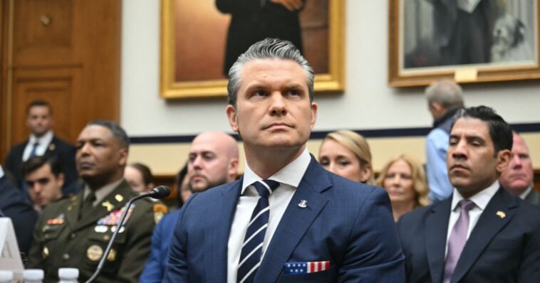 watch:-house-hearing-turns-into-shouting-match-when-pete-hegseth-accuses-rep.-ro-khanna-of-‘gotcha-question’