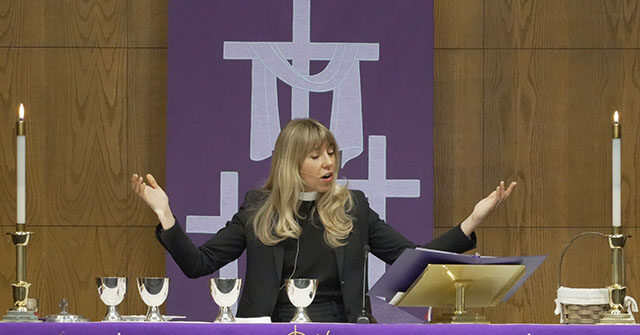 iowa-democrat-pastor-running-for-congress:-trans-individuals-‘may-not-feel-safe’-using-food-pantries