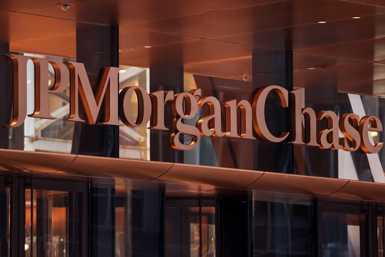 viral-jpmorgan-‘sex-slave’-suit-unmasked-as-‘complete-fabrication’