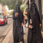 lleida-pushes-fines-of-up-to-750-euros-for-wearing-the-burka-in-public-spaces-under-a-civic-conduct-and-security-ordinance