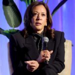 watch:-kamala-harris’-speech-appears-to-put-onstage-musician-to-sleep