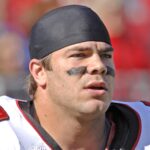 ex-nfl-linebacker-convicted-of-$8m-ponzi-scheme-should-have-league-benefits-garnished,-feds-say