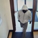 manhunt-underway-after-2-employees-shot,-killed-in-kentucky-bank-robbery