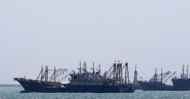 us.-threatens-sanctions-against-ships-that-pay-strait-of-hormuz-tolls-to-iran