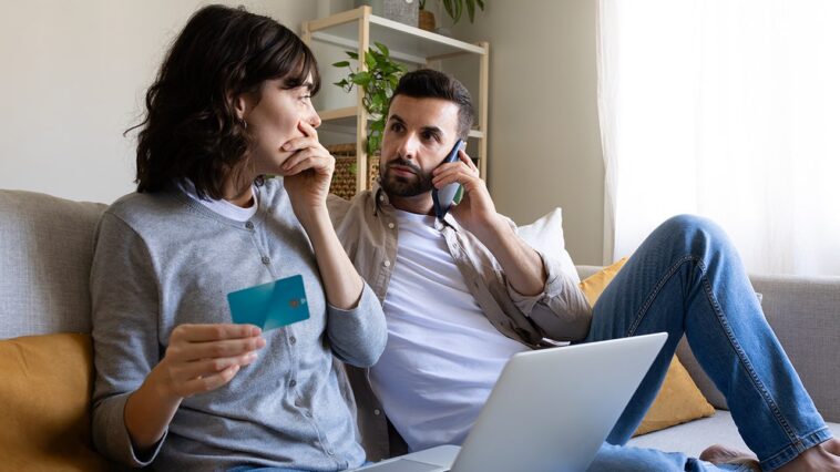 diy-identity-protection-vs-paid-services:-what-works-in-2026