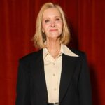 lisa-kudrow-still-earns-$20m-a-year-in-residuals-from-‘friends’-more-than-30-years-after-show-premiered