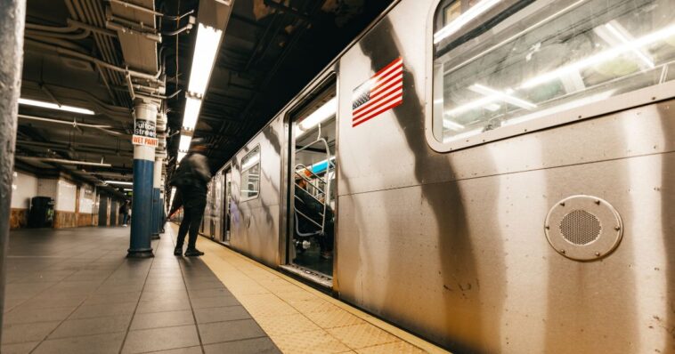 nypd-hunting-suspect-who-pushed-man-onto-subway-tracks,-kicked-him-as-he-tried-to-climb-out