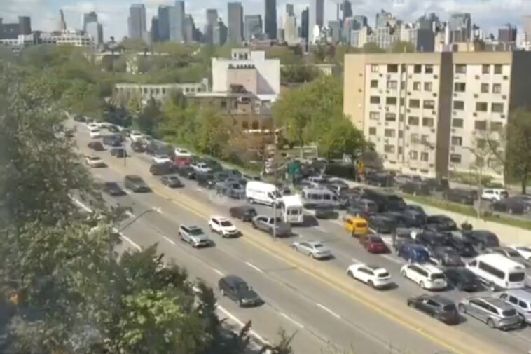 nail-biting-video-shows-reckless-nyc-drivers-go-wrong-way-on-highway-to-dodge-five-boro-bike-tour-traffic