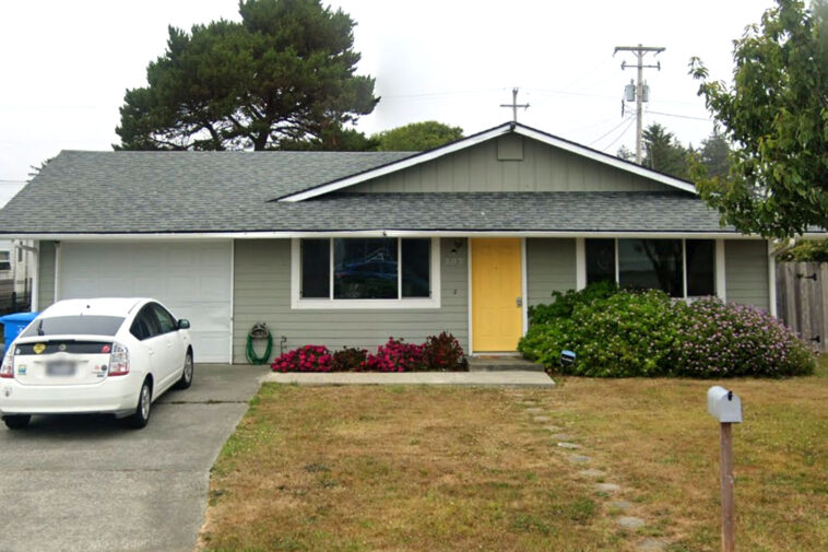 remote-california-coastal-town-where-you-can-still-buy-a-house-for-$400,000
