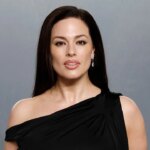 supermodel-slams-glp-1-trend,-says-weight-loss-shots-are-a-‘smack-in-the-face’-to-body-positivity-movement