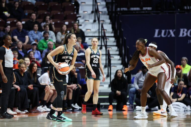 sabrina-ionescu-exits-with-apparent-ankle-injury-in-liberty-preseason-scare