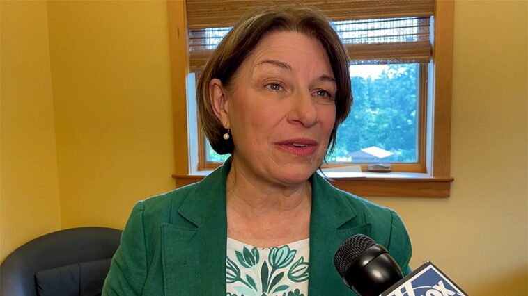 klobuchar-vows-fraud-crackdown,-audit-of-mn-gov’t-as-gop-blasts-walz-ties