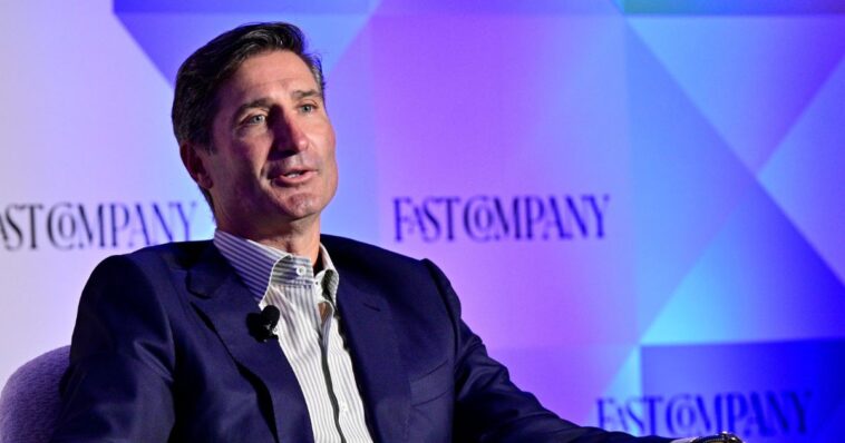starbucks-ceo-defends-paying-$9-for-cup-of-coffee:-‘it’s-less-than-$10-and-i-get-a-really-premium-experience’