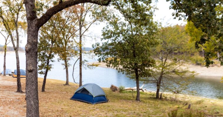 at-least-13-people-shot-at-oklahoma-lake,-suspect-is-still-on-the-loose