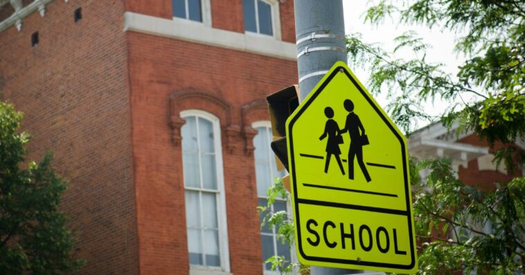 watch:-when-asked-to-read-short-sentences,-hs-students-at-one-of-philly’s-most-diverse-schools-collapse
