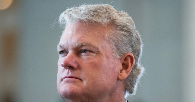 poll-shows-rep-mike-collins-leading-georgia-gop-us.-senate-primary