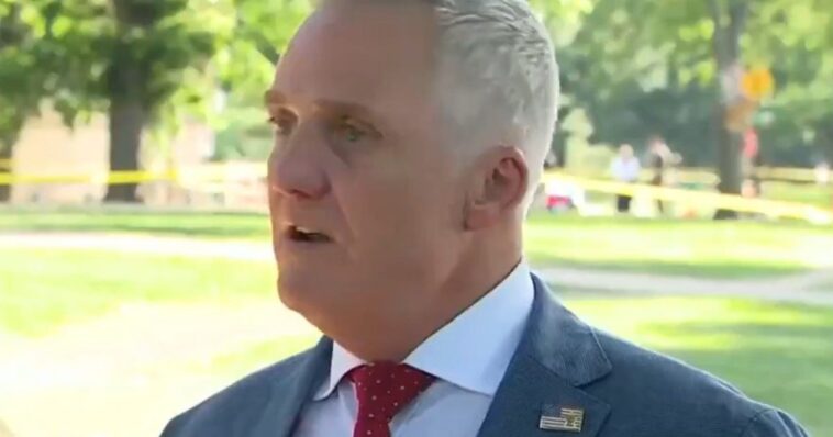 a-juvenile-bystander-was-shot-as-secret-service-exchanged-gunfire-with-armed-man-near-white-house