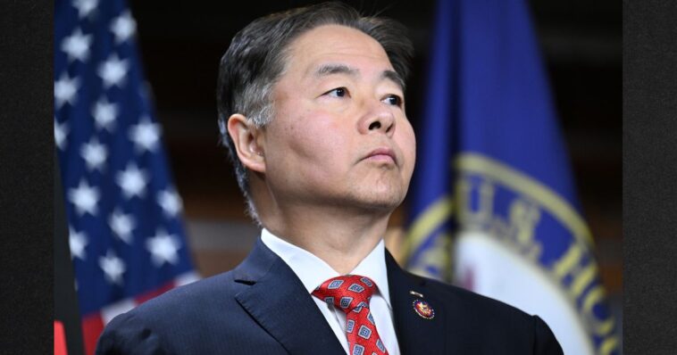 democratic-congressman-parrots-post-that-got-comey-indicted-for-threatening-to-kill-the-president