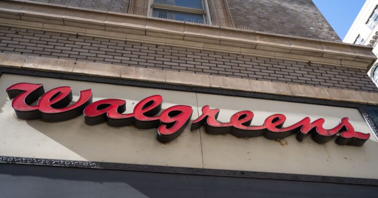 dem-chicago-alderman-wants-walgreens-charged-with-crime-after-store-closes-amid-rampant-theft,-violence
