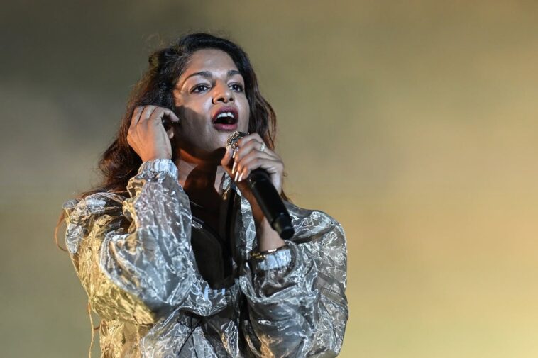 singer-dropped-from-kid-cudi-tour-after-she-enrages-crowd-with-statement-on-illegals