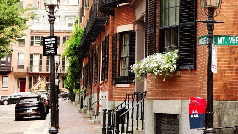 if-you-break-into-a-home-without-any-clothes-on,-have-some-respect-don’t-then-lie-on-the-couch-and-smoke-crack