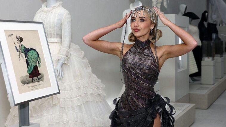 sabrina-carpenter-wins-the-met-gala,-cavinder-twins-get-their-sweat-on-&-a-skydiving-wardrobe-malfunction