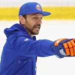 islanders-promote-rocky-thompson-to-nhl-staff-after-one-year-as-ahl-head-coach
