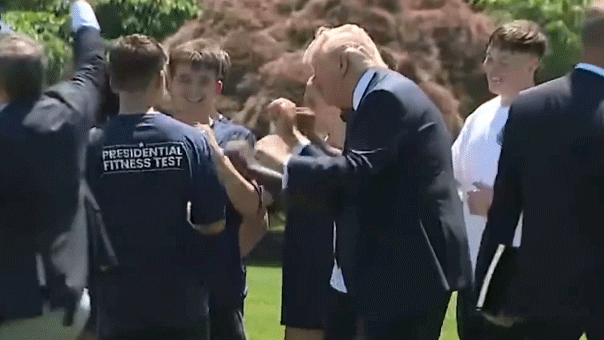 trump-teaches-students-his-iconic-dance-during-white-house-fitness-event