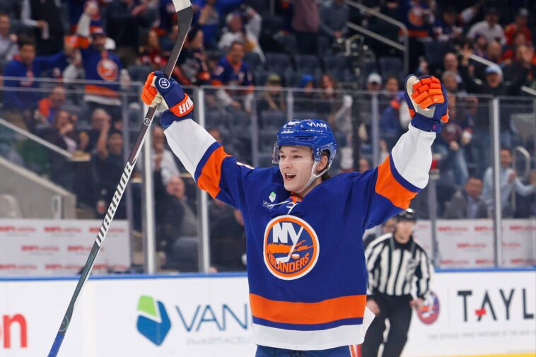islanders’-matthew-schaefer-named-finalist-for-calder-memorial-trophy-after-historic-year