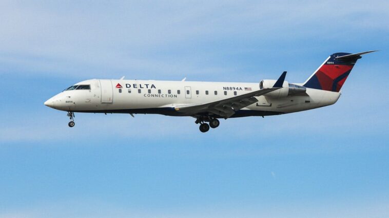 two-planes-come-within-500-feet-of-each-other-while-approaching-jfk-airport-in-latest-close-call
