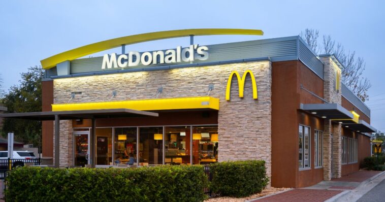 mcdonald’s-closes-gap-on-biggest-american-rival-as-things-keep-getting-worse-for-the-competition