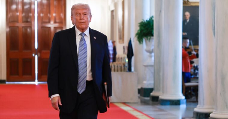trump-halts-project-freedom-in-the-strait-of-hormuz-at-the-request-of-‘other-countries’