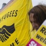 refugees-not-welcome-here:-uk-left-melts-down-over-farage-plan-for-deportation-centres-in-green-areas