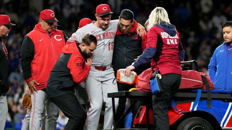 reds-closer-carted-off-field-after-sustaining-leg-injury-just-one-pitch-into-appearance