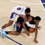 knicks’-playoff-joyride-is-suddenly-on-hold-with-og-anunoby-injury-scare